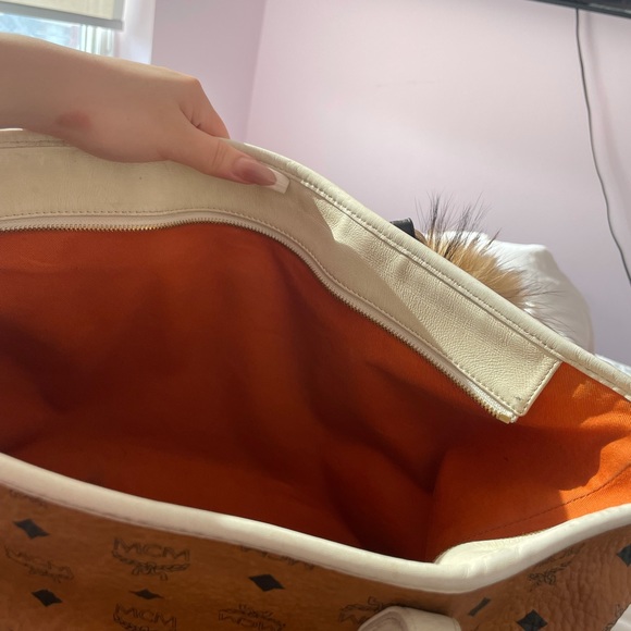 MCM Visetos Medium Tote Cognac Off-White - Picture 3 of 4